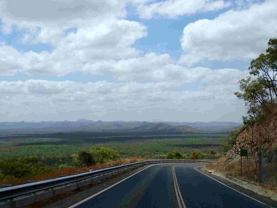 Schöne Straßen in schöner Landschaft
