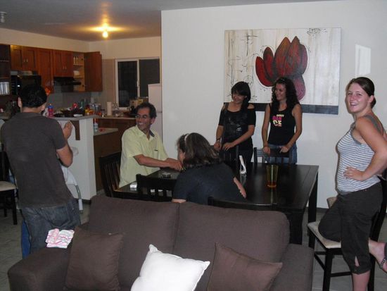 Geburtstagsfeier von Alberto (im gelben Hemd)