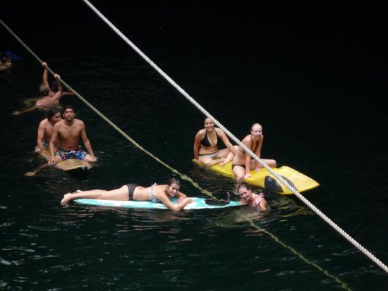 alle zusammen im wunderbar klaren Wasser