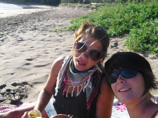 Beim Fruestuecken am Strand