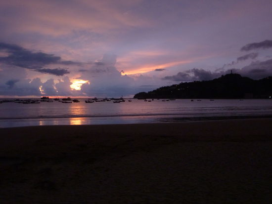 Voll der Hammer oder, das ist der Hafen von San juan del Sur, rechts oben auf dem Huegel steht eine Christus Figur .........Jeh..