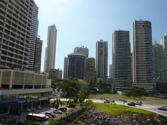 Also ich war nicht in Dubai...lach...das ist Panama City.....echt wahnsinn....