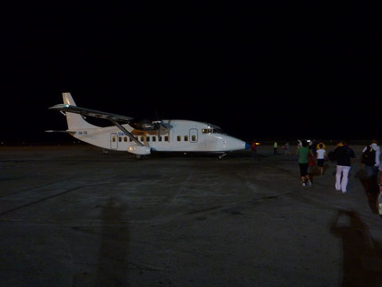 Hier ist er noch genauer, er ist ein Shorts SD360, was immer das heisst, war echt cool...Ihr seht da war es schon dunkel...der Flug ging um 20 Uhr weg nach Aruba