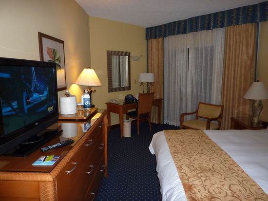 Mein Luxuszimmer......und leider sieht Ihr nicht die vielen Kopfkissenarten, ich habe 10 min gebraucht um das richtige zu finden...lach