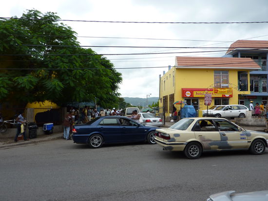 Bilder unserer Erkundungstour durch Montego Bay......hier vor einem Markt...