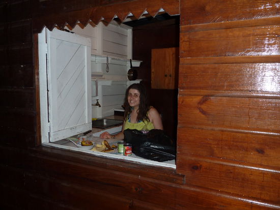 Steph beim Kochen, zur Erinnerung Sie ist Köching in Alaska, war super lecker...hm......danke Steph!! Hast mir viel gezeigt was Früchte und Gemüse betrifft!!!