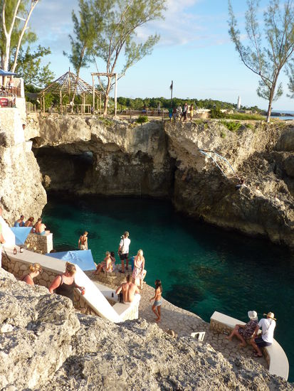 Und hier eine der Aktraktionen des Rick's Cafe, die Clippe.....