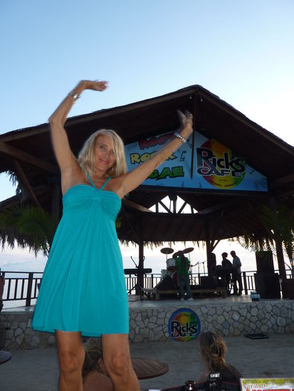 Gail beim Tanzen......