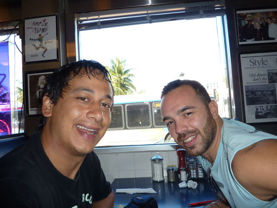 Mirko und ich, in einem Dinners beim Frühstücken, das war das mächtigste Frühstück was ich auf der gesamten Reise hatte...Bratkartoffel, Rühreier und Toast.....man war ich voll...