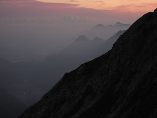 Blick ins Oberstdorfer Tal in der Abenddämmerung
