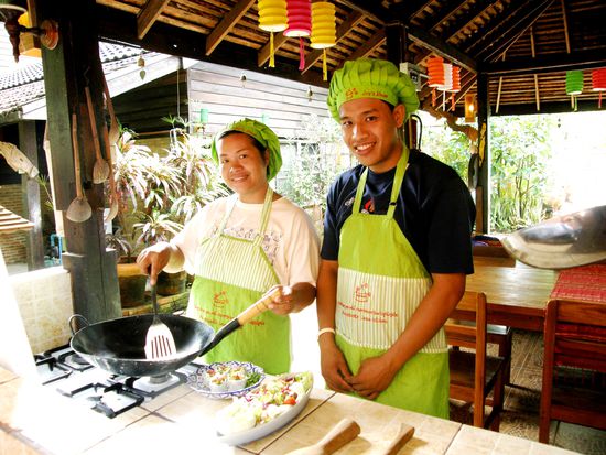 Jumpee und Pee Bee in der Küche
