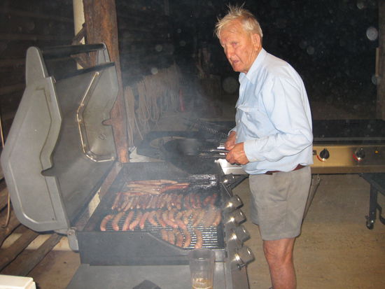 Peter schmeisst den Grill an - Chefsache