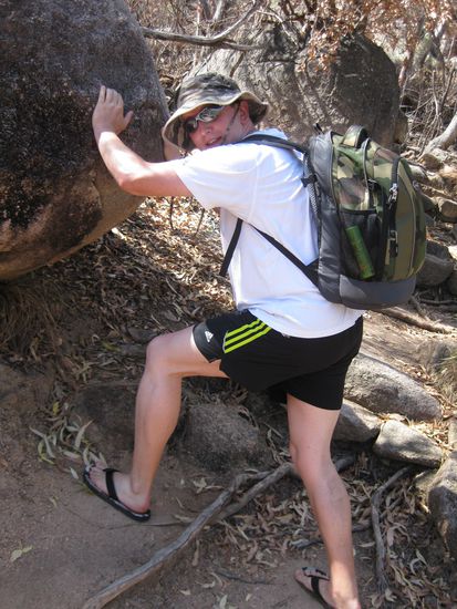 Auf dem Walkin Track gab es so einige Steine aus dem Weg zu raeumen. Man beachte die Bergstiefel