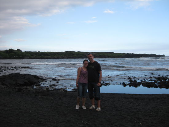 Black Sand Beach, alles ist dort aus schwarzem Lavasand.