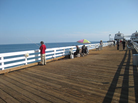 Der Pier beherbergt noch diverse Gaststätten für alle denen das Angelglück verwehrt bleibt.