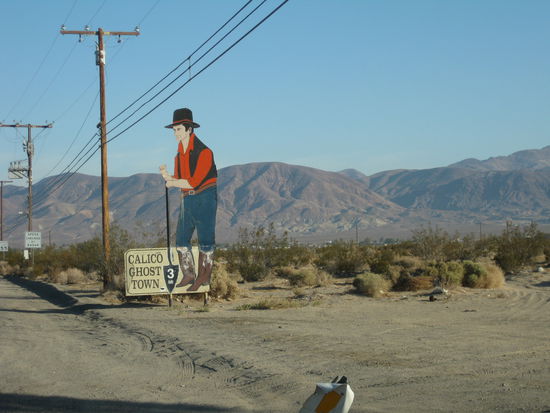 Ausschildung nach Calico - mitten in der Wüste