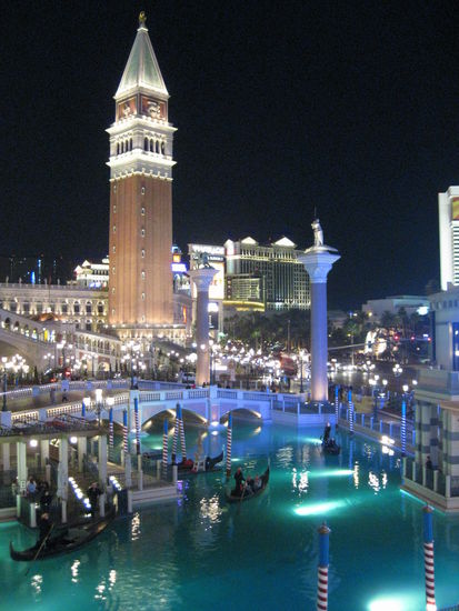 Vor dem Hotel "The Venetian" mit Canal de Grande und Markuskirche