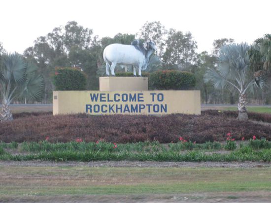 Eine Kuhdenkmal am ersten Kreisverkehr der Stadt sagt wohl alles!