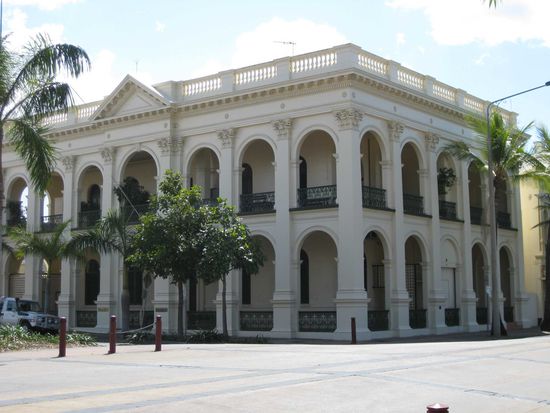 Einige liebevoll erhaltene Gebaeude stehen mittlerweile unter Denkmalschutz und lassen den tristen Rest der Stadt fuer Momente vergessen.