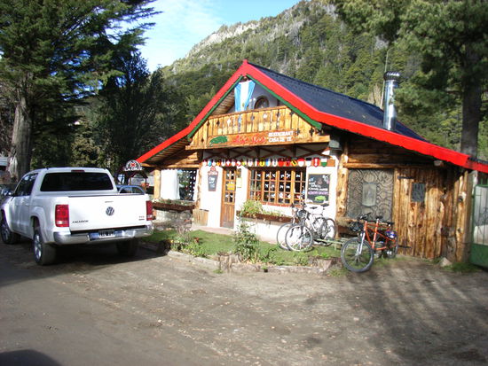In der Colonia Suiza. Denkt euch die Argentinien-Fahne weg und es könnte genausogut in den Alpen sein, oder?