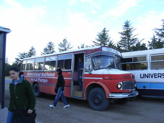 Einer der schönsten Uni-Busse.