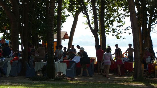 Für die Fütterung der Massen war auch gesorgt 