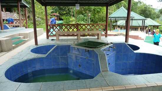 Die Pools, in denen man das Wasser mischen kann.