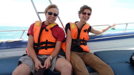Per Speedboat auf die Insel... Speedboat macht doch immer wieder Spaß!!