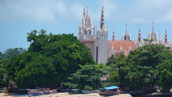 Die Kirche im Dorf Bunaken.