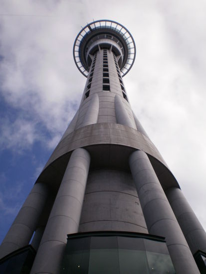 Skytower (sieht man aber nur bis zur ersten Plattform)