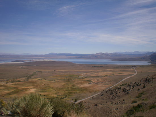 Mono Lake aus der Ferne.