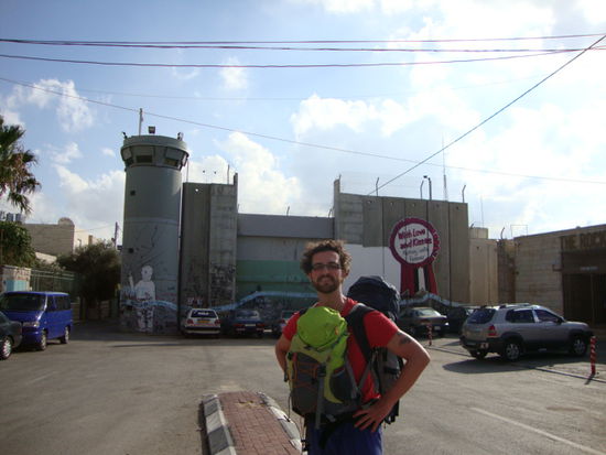 vor der "Schutzmauer" in Bethlehem, Westjordanland