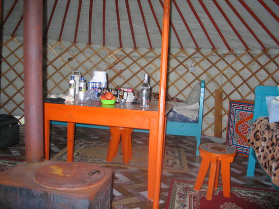 So sieht eine Jurte von Innen aus!