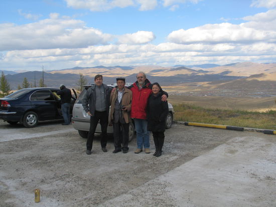 v. links n. rechts:
Manfred Reisberg, Prof Khalzaa, ich und eine Dozentin