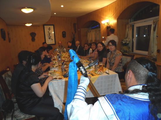 Abendessen zu Ehren meiner Auszeichnung. Bereits hier verspürten wir Veränderungen in unseren Eingeweiden!