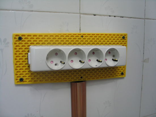 eine von mir installierte Steckdose. Ich war sauer, weil ich wohl nicht zum Installieren von Steckdosen in die Mongolei gereist war.