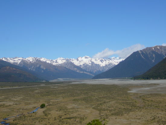 überall die schneebedeckten Gipfel
