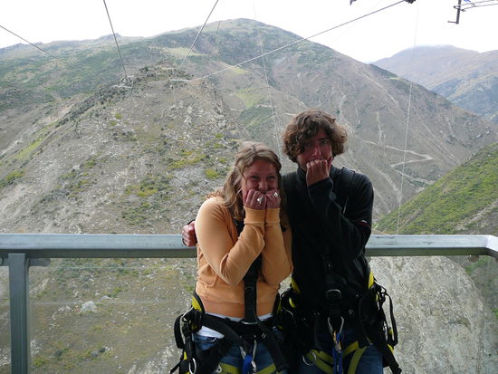 oje, jetzt gibts kein zurück mehr.... kurz vorm Bungy-Swing