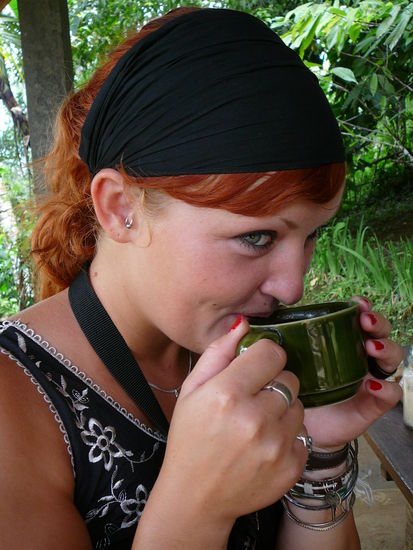 skeptischer Blick beim Luwak-Kaffee 