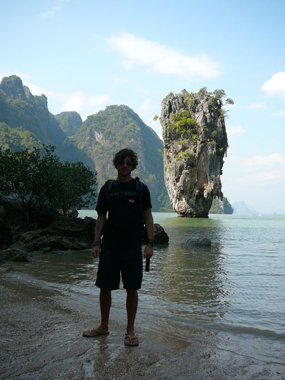 James Bond Felsen im Hintergrund (aus dem Film: der Mann mit dem goldenen Colt)
