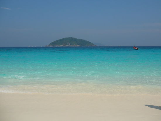 traumhafter Strand auf einer der Similan Inseln