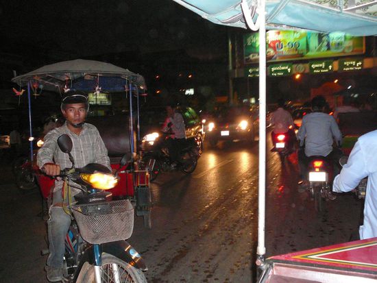 auf den Strassen geht es rund...