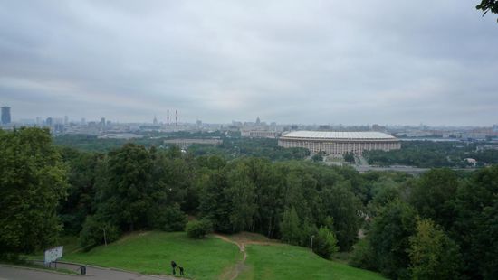 Blick Richtung Zentrum, im Bild das Lenin-(Olympia)Stadion von 1980.