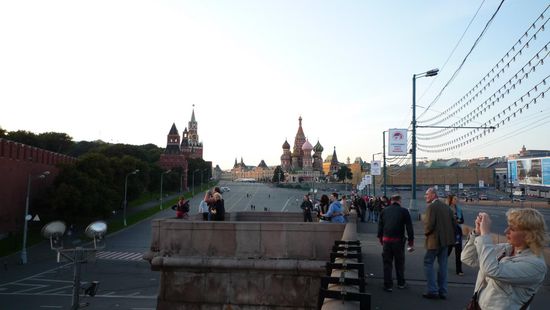 Blick zum roten Platz von Seite der Basilikuskathedrale