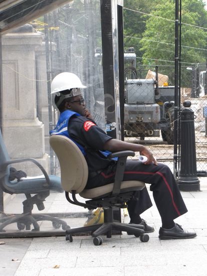 Safety first (man beachte den perfekten Sitz des Helms)