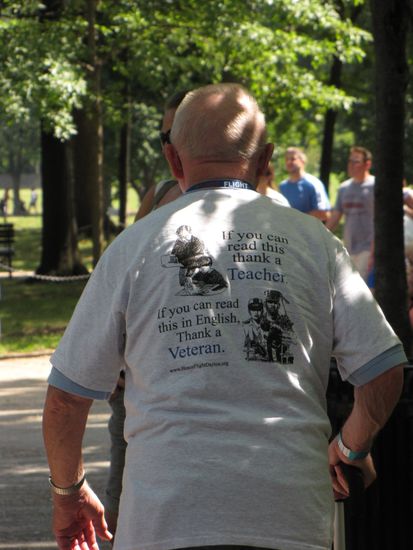 "If you can read this - thank a teacher"
"If you can read this in English - thank a Veteran"
-------------------------------------
Kein Kommentar