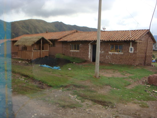 Ein einfaches Lehmhaus (Das ist aber gerade noch schoen gegen andere!)