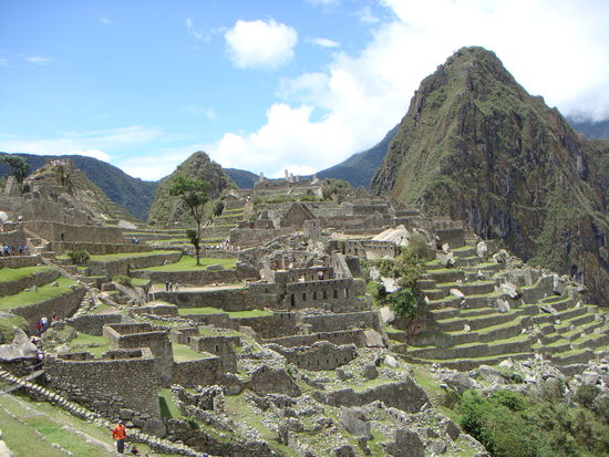 Am Nachmittag praesentierte sich der Machu Picchu bei strahlendem Wetter 