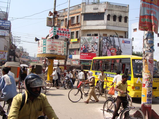 Eine ganz normale Kreuzung...wer sagt denn, dass das Chaos nicht funktionieren kann 