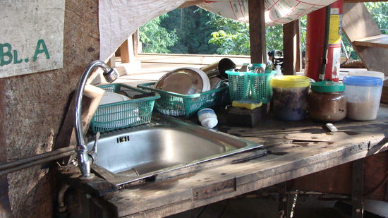 Unsere Kueche, es gab sogar nen Gasherd, damit wir jeder Zeit frischen Tee und Kaffee machen konnten.